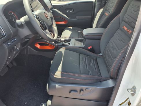 New 2025 Nissan Frontier PRO-4X w/ Pro Convenience Package image 12