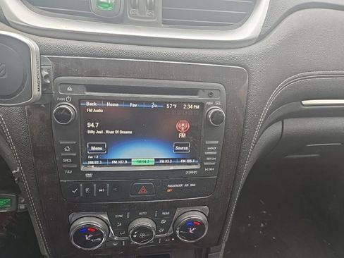 Used 2015 Chevrolet Traverse LT w/ Traveler's Package FWD image 16