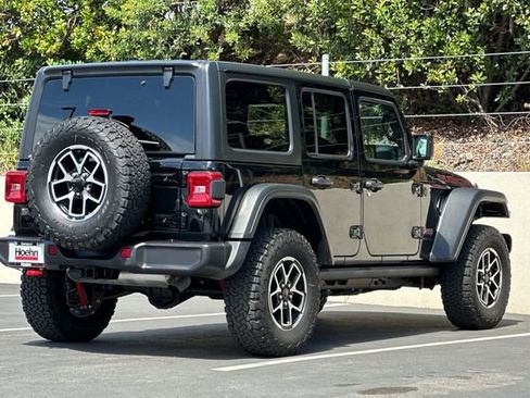 Used 2025 Jeep Wrangler Unlimited Rubicon AWD/4WD image 5