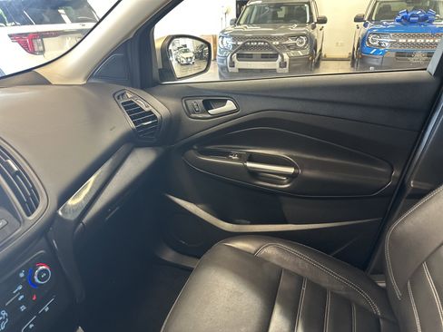 Used 2017 Ford Escape Titanium FWD image 25