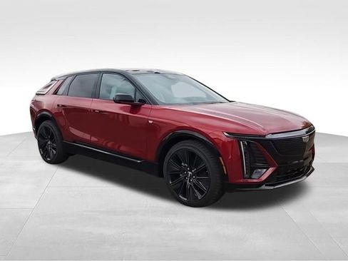 New 2026 Cadillac Lyriq Signature Sport AWD/4WD image 2