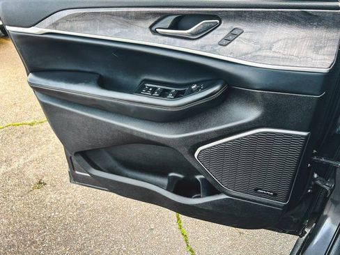 Used 2024 Jeep Grand Cherokee Limited 4xe image 16