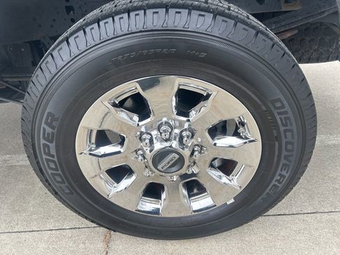 Used 2019 Ford F250 Lariat w/ Chrome Package image 29