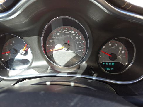 Used 2013 Dodge Avenger SE FWD image 13