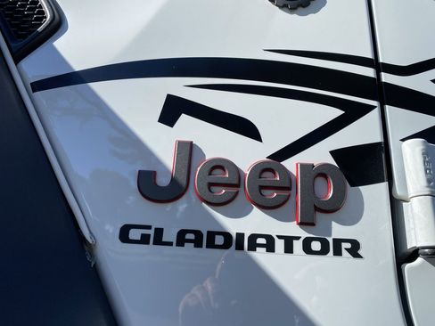 Used 2020 Jeep Gladiator Rubicon image 32