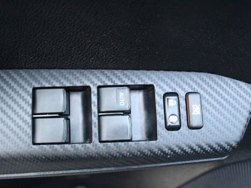 Used 2015 Toyota RAV4 LE FWD image 26
