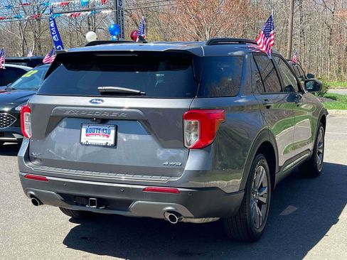 Used 2023 Ford Explorer XLT w/ Equipment Group 202A image 4