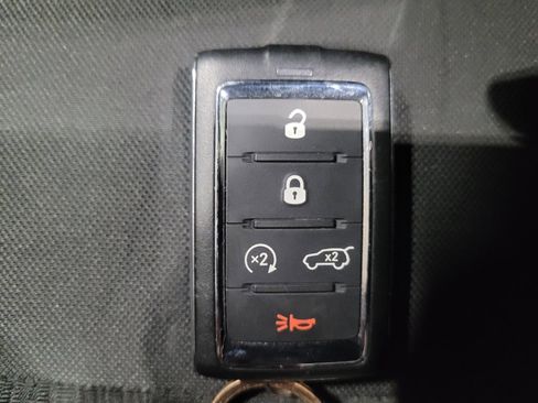 Used 2023 Jeep Grand Cherokee Laredo w/ Luxury Tech Group I image 32