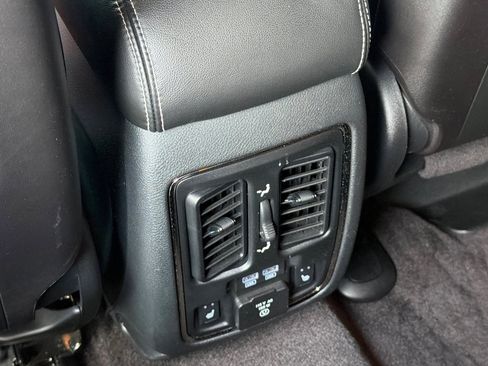 Used 2018 Dodge Durango SRT w/ SRT Interior Appearance Group image 16