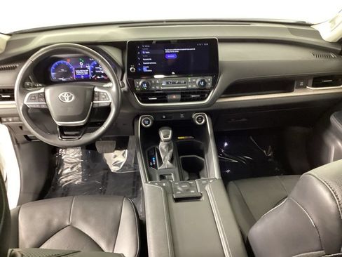 Used 2024 Toyota Grand Highlander AWD image 39