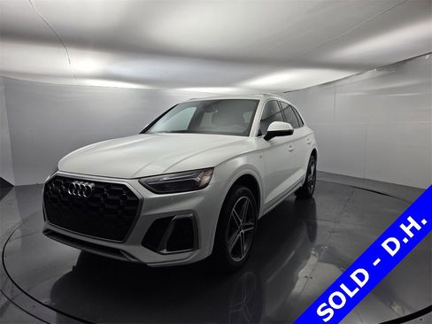 Used 2021 Audi Q5 e Premium Plus image 4