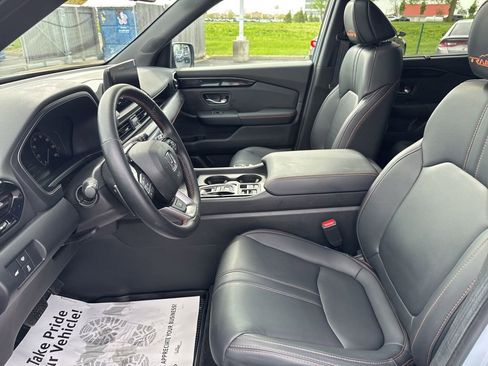 Certified 2024 Honda Pilot TrailSport image 29