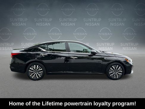 Used 2025 Nissan Altima 2.5 SV FWD image 7
