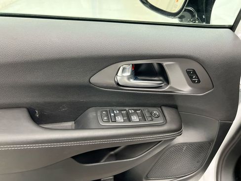 New 2026 Chrysler Pacifica Select FWD image 20