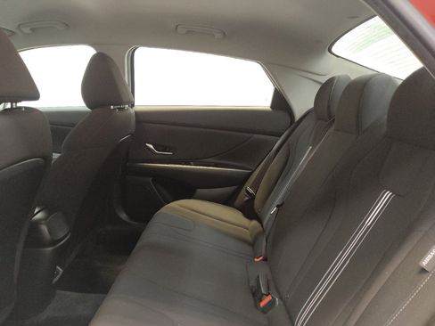 Used 2024 Hyundai Elantra SEL FWD image 18