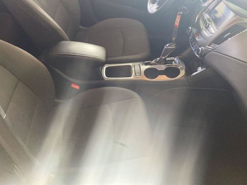 Used 2019 Chevrolet Cruze LT FWD image 33