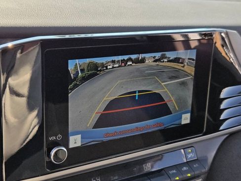 Used 2025 Toyota Camry LE image 18