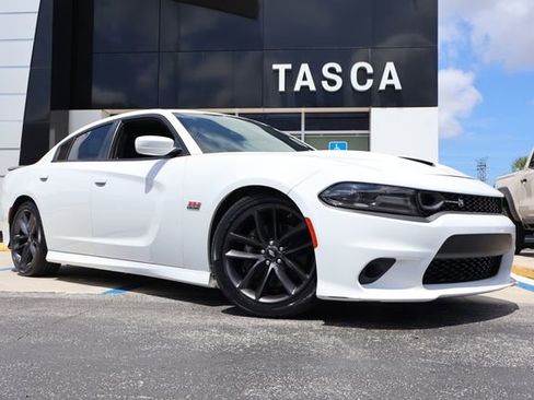 Used 2019 Dodge Charger Scat Pack RWD image 1