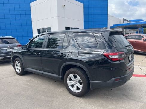 Used 2024 Honda Pilot LX image 11