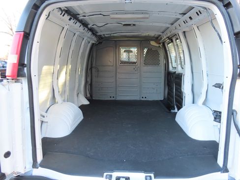 Used 2015 Chevrolet Express 2500 image 11