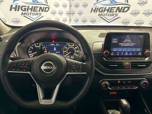 Used 2024 Nissan Altima 2.5 SV image 25