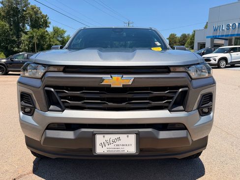 Used 2023 Chevrolet Colorado LT w/ LT Convenience Package II RWD image 2