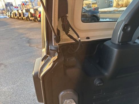 Used 2019 Jeep Wrangler Unlimited Sahara w/ Cold Weather Group image 43