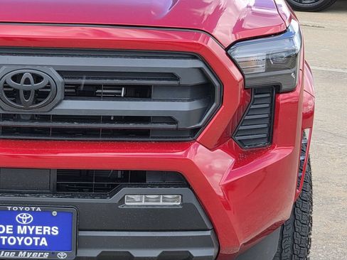 Used 2026 Toyota Tacoma SR5 AWD/4WD image 4