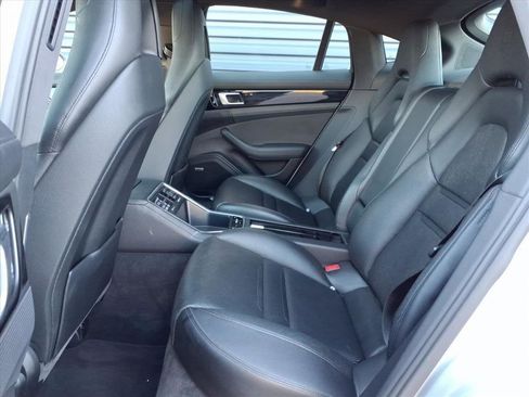 Certified 2019 Porsche Panamera image 23