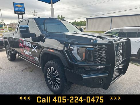 Used 2024 GMC Sierra 2500 Denali Ultimate AWD/4WD image 9
