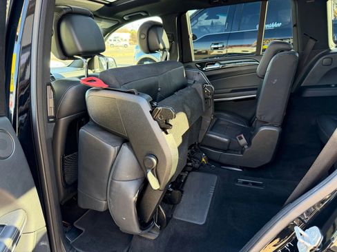Used 2017 Mercedes-Benz GLS 550 4MATIC w/ Driver Assistance Package image 17