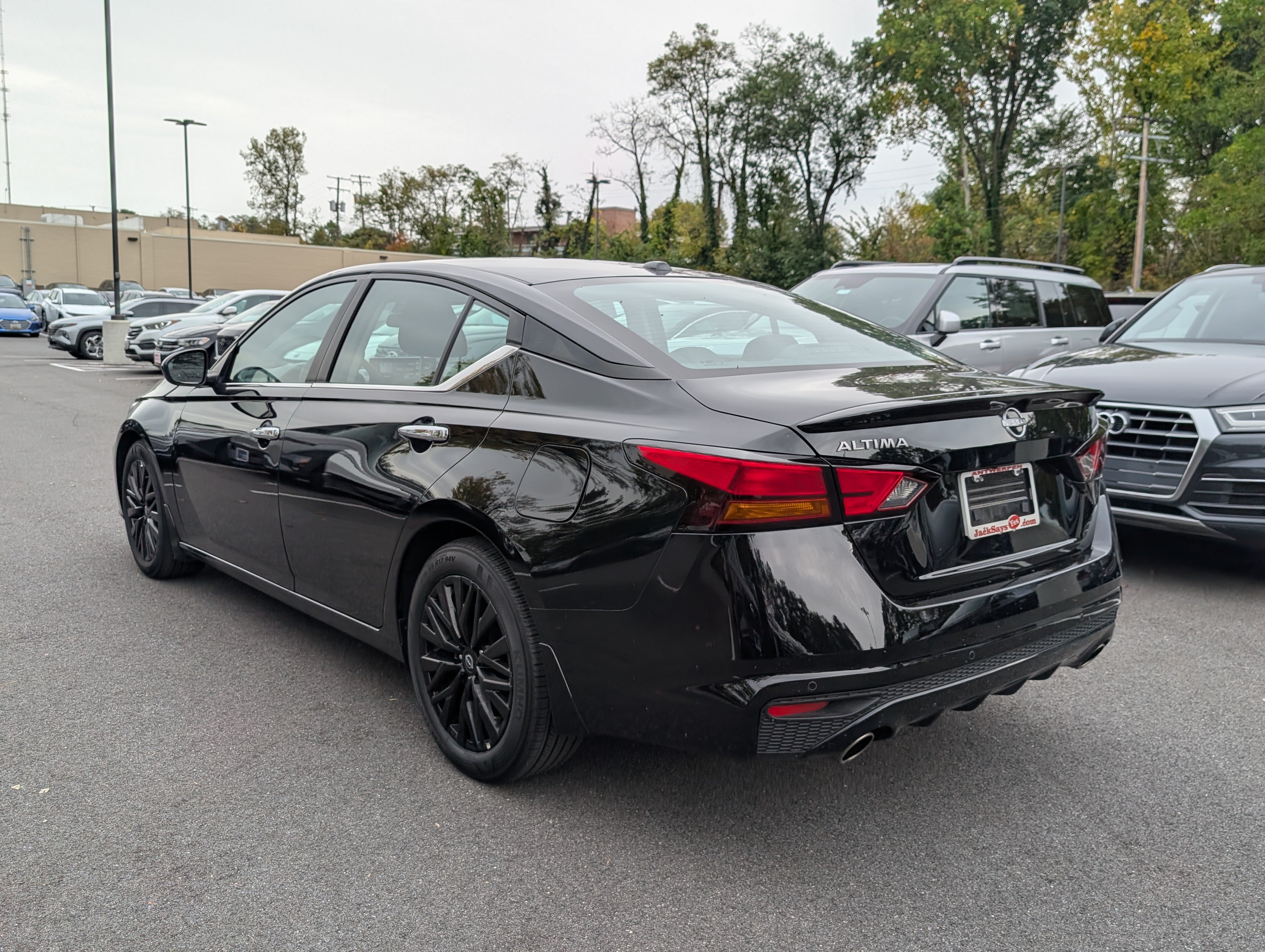 Used 2025 Nissan Altima 2.5 SV w/ SV Special Edition Package FWD image 5