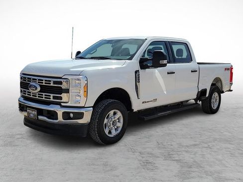 Used 2024 Ford F250 XLT w/ FX4 Off-Road Package AWD/4WD image 5