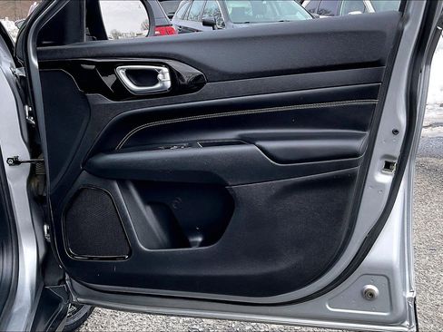 Used 2022 Jeep Compass Altitude image 19