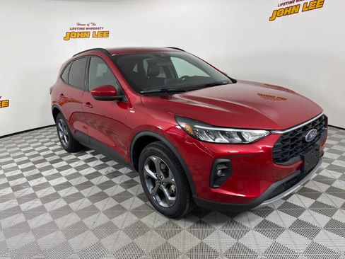 Used 2025 Ford Escape ST-Line Select AWD/4WD image 8