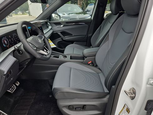 New 2026 Volkswagen Tiguan SE R-Line image 14