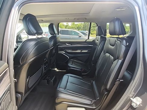 Certified 2022 Jeep Grand Cherokee L Limited AWD/4WD image 27