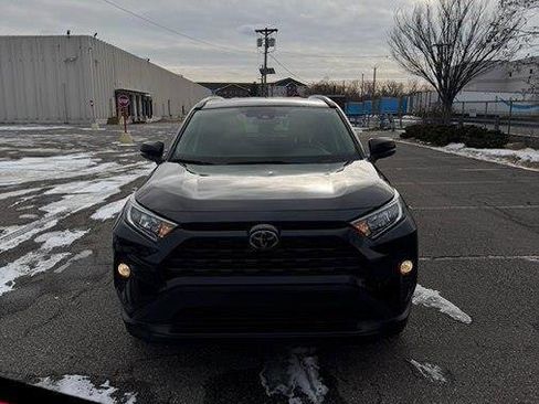 Used 2019 Toyota RAV4 XLE Premium image 1