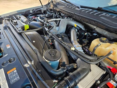 Used 2021 Ford F250 Lariat w/ Lariat Ultimate Package AWD/4WD image 37
