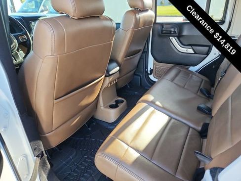 Used 2012 Jeep Wrangler Unlimited Rubicon w/ Dual Top Group image 21