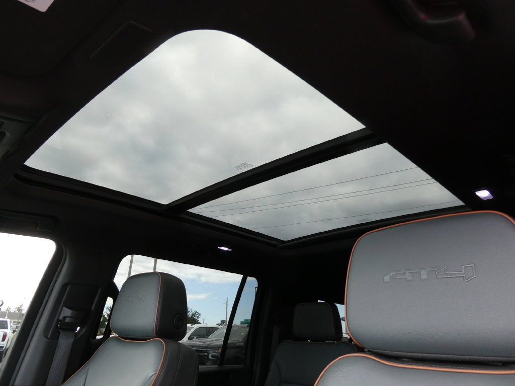 Certified 2025 GMC Yukon XL AT4 w/ AT4 Premium Package AWD/4WD image 34