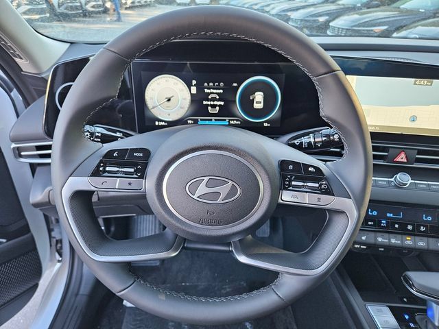 Certified 2025 Hyundai Elantra SEL FWD image 15