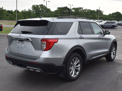 Used 2023 Ford Explorer XLT w/ Equipment Group 202A AWD/4WD image 6