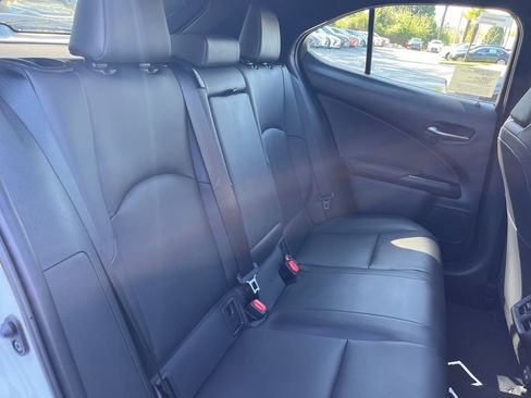 New 2026 Lexus UX 300h AWD image 18