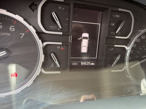 Used 2019 Toyota Tundra SR5 w/ SR5 Upgrade Package image 12