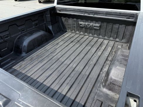 Used 2022 GMC Sierra 1500 SLT w/ SLT Premium Package AWD/4WD image 7