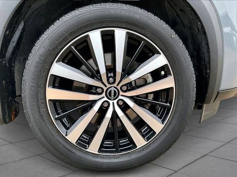 Used 2023 Nissan Pathfinder Platinum w/ Cargo Package image 10