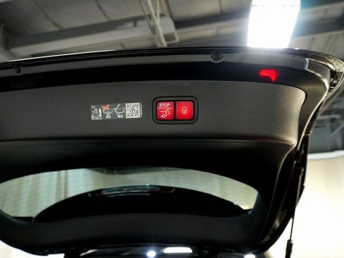 Used 2024 Mercedes-Benz GLC 300 4MATIC image 8