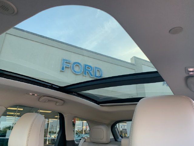 Used 2024 Lincoln Corsair Grand Touring AWD/4WD image 14