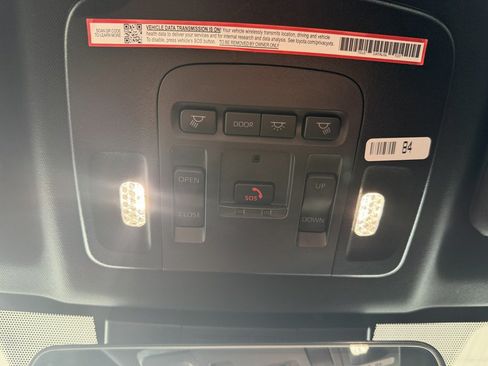 Used 2025 Toyota Camry SE w/ Multimedia Upgrade Package AWD/4WD image 31